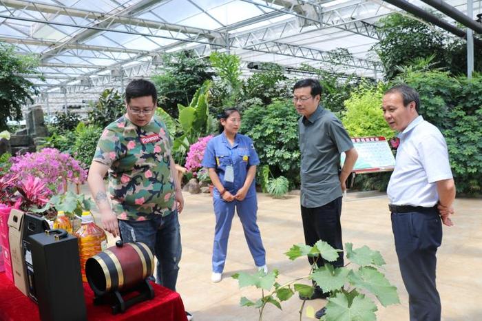 大眾日報等新聞媒體領導來園區參觀考察 - 山東長興農業發展有限公司